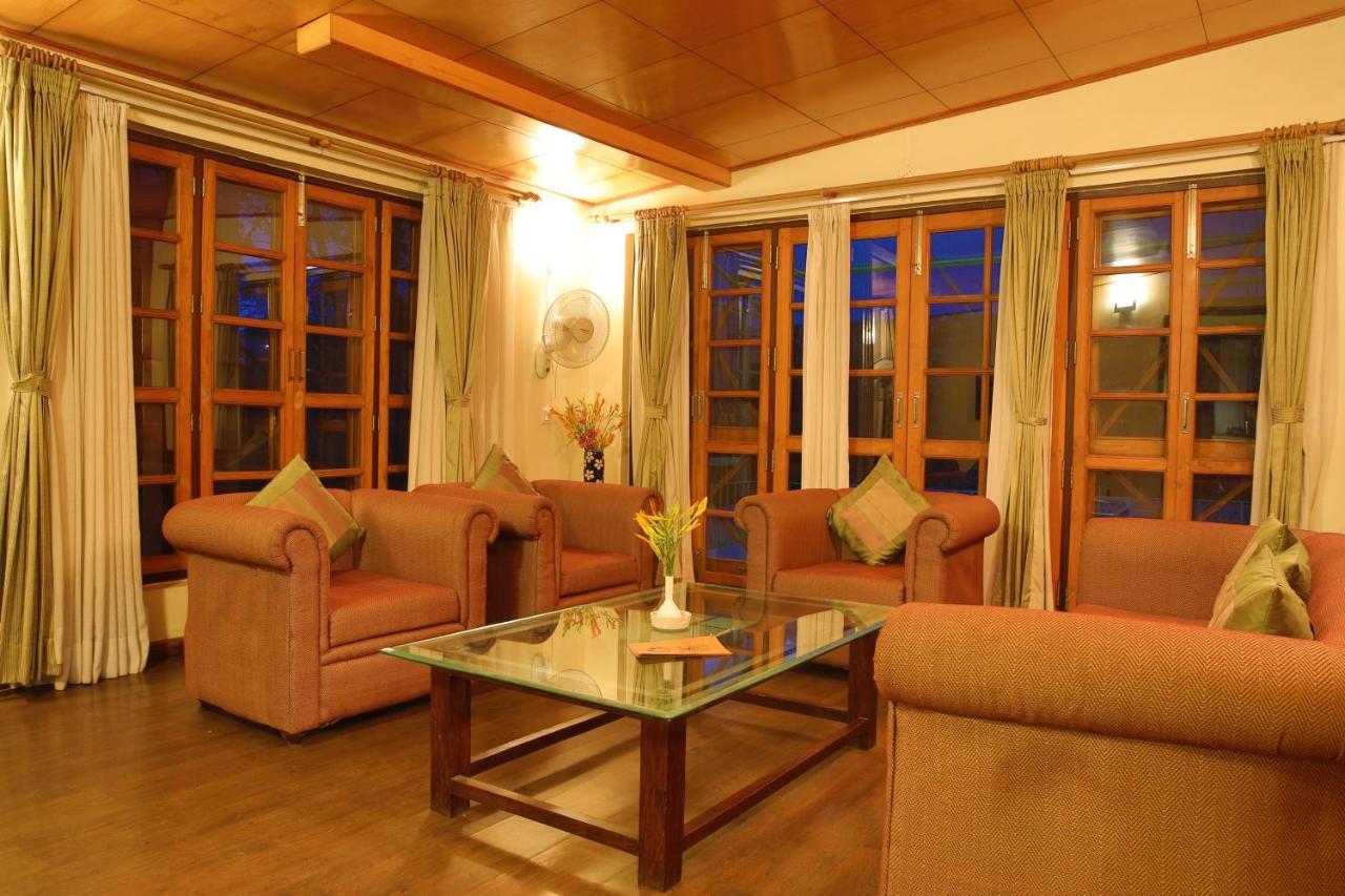 The Lake Resort Naukuchiatal Экстерьер фото