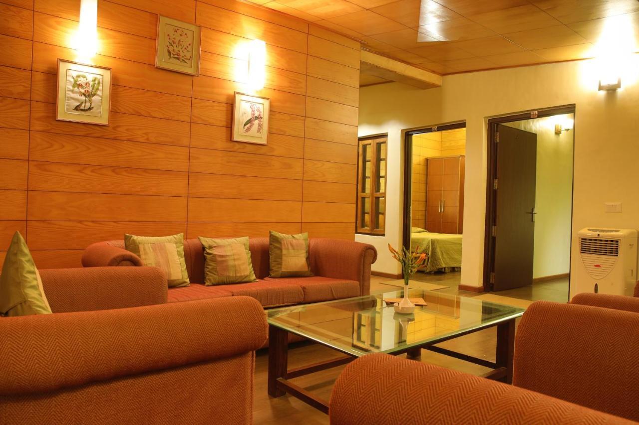 The Lake Resort Naukuchiatal Экстерьер фото