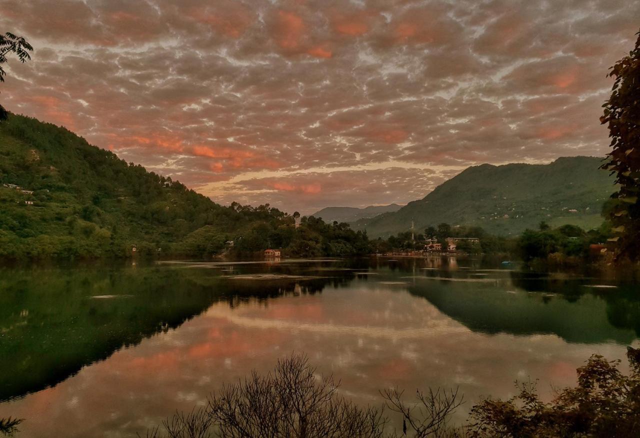 The Lake Resort Naukuchiatal Экстерьер фото